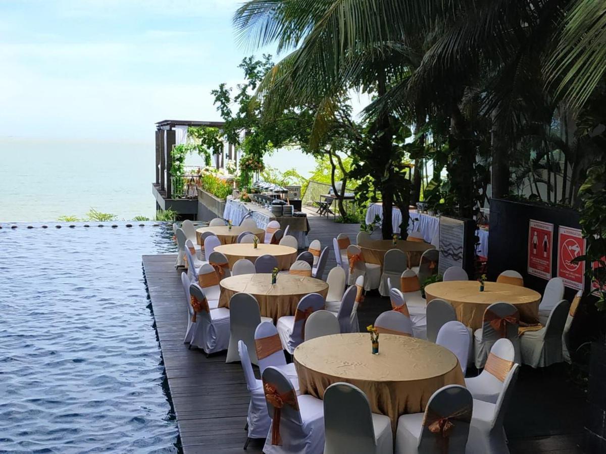 Golden Tulip Balikpapan Hotel & Suites Exteriör bild