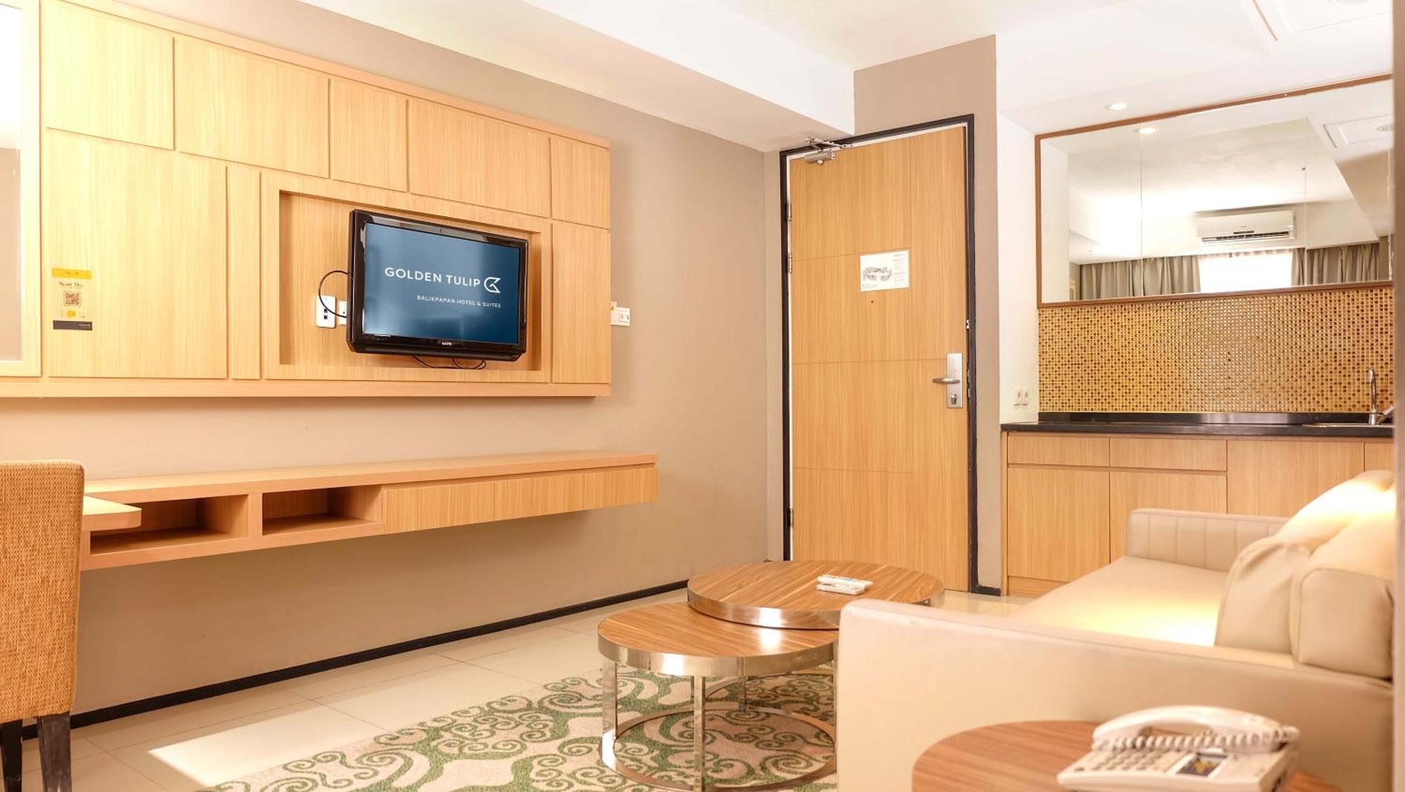 Golden Tulip Balikpapan Hotel & Suites Exteriör bild