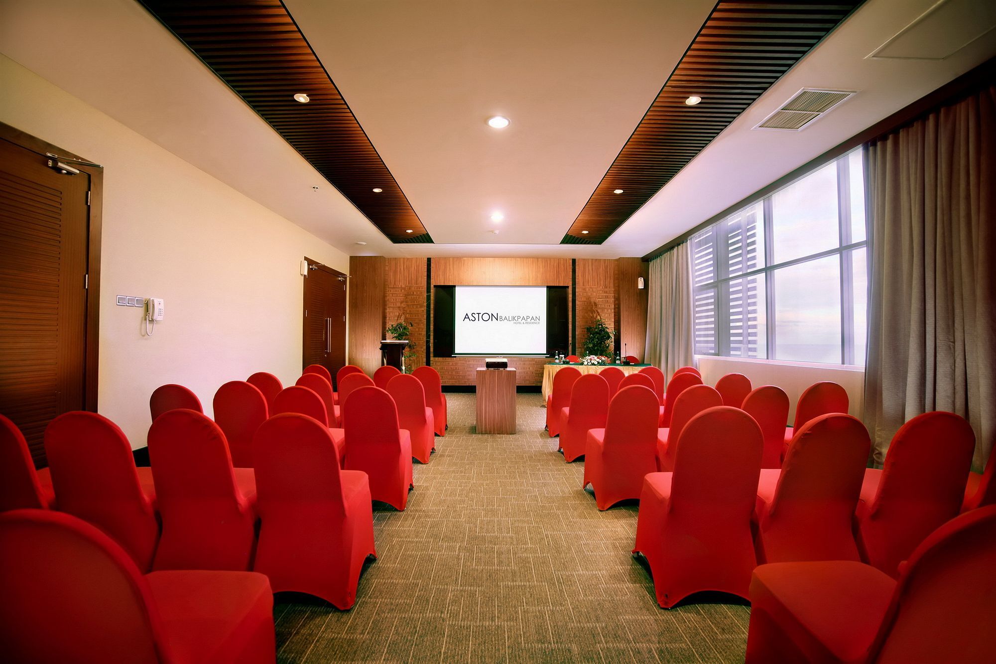 Golden Tulip Balikpapan Hotel & Suites Exteriör bild