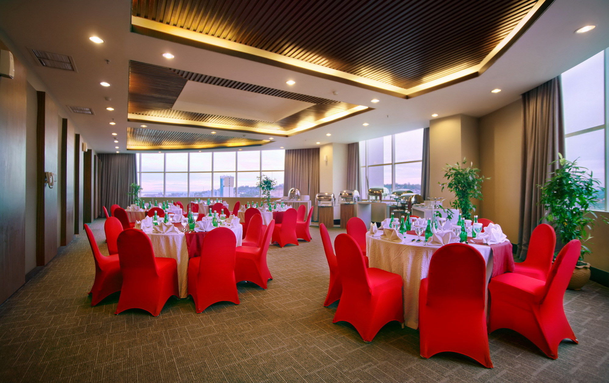 Golden Tulip Balikpapan Hotel & Suites Exteriör bild