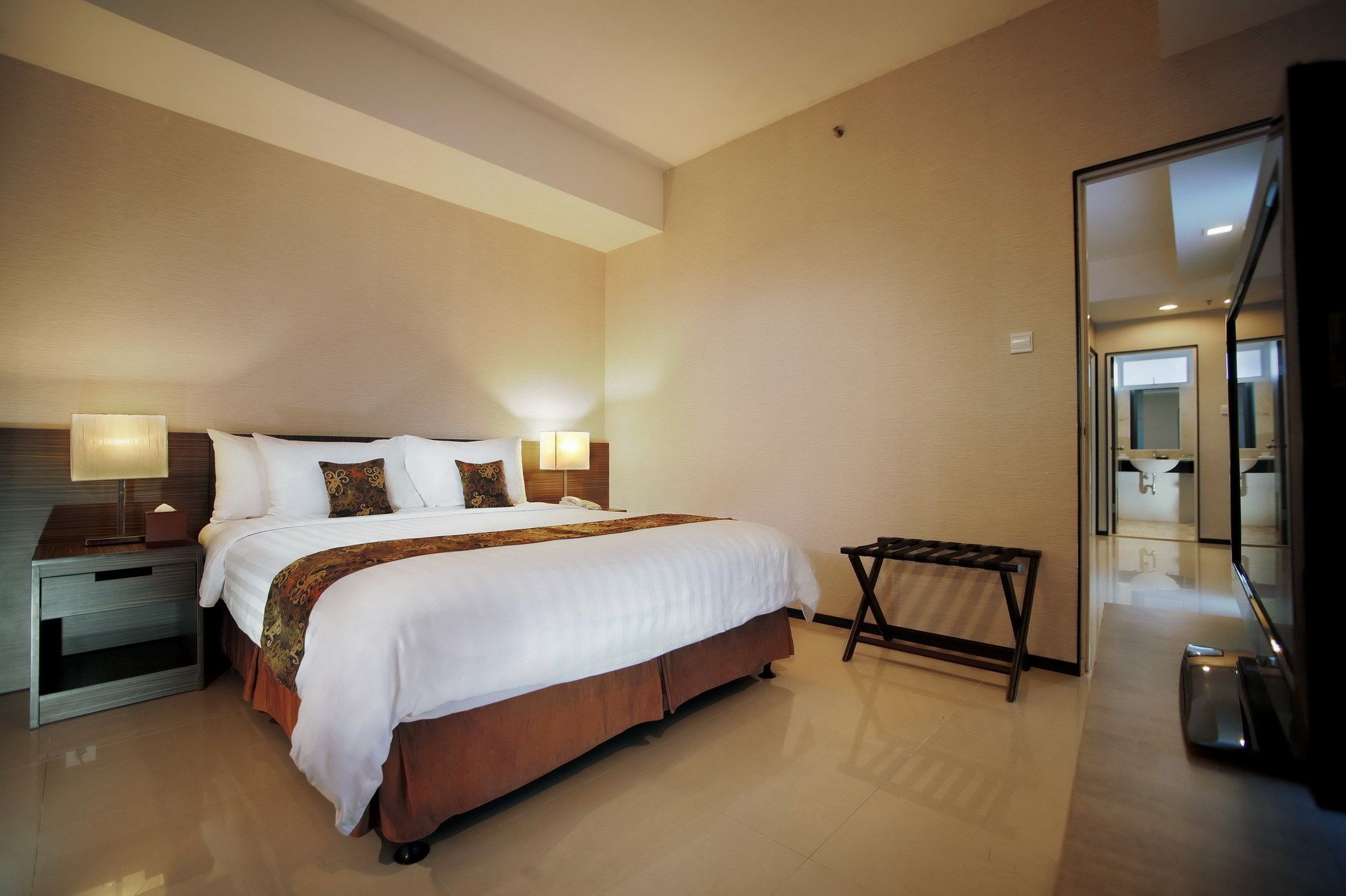 Golden Tulip Balikpapan Hotel & Suites Exteriör bild
