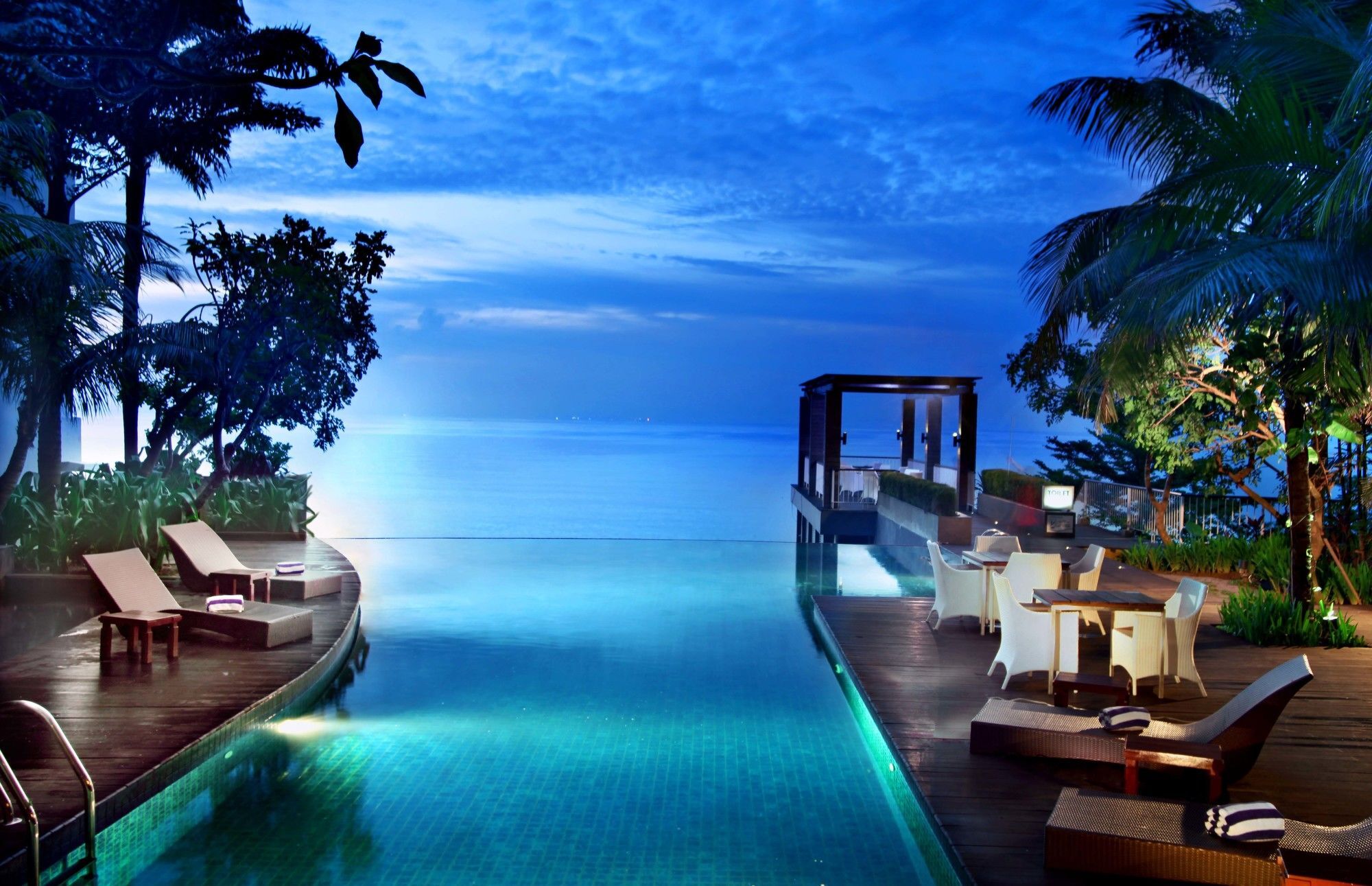 Golden Tulip Balikpapan Hotel & Suites Exteriör bild