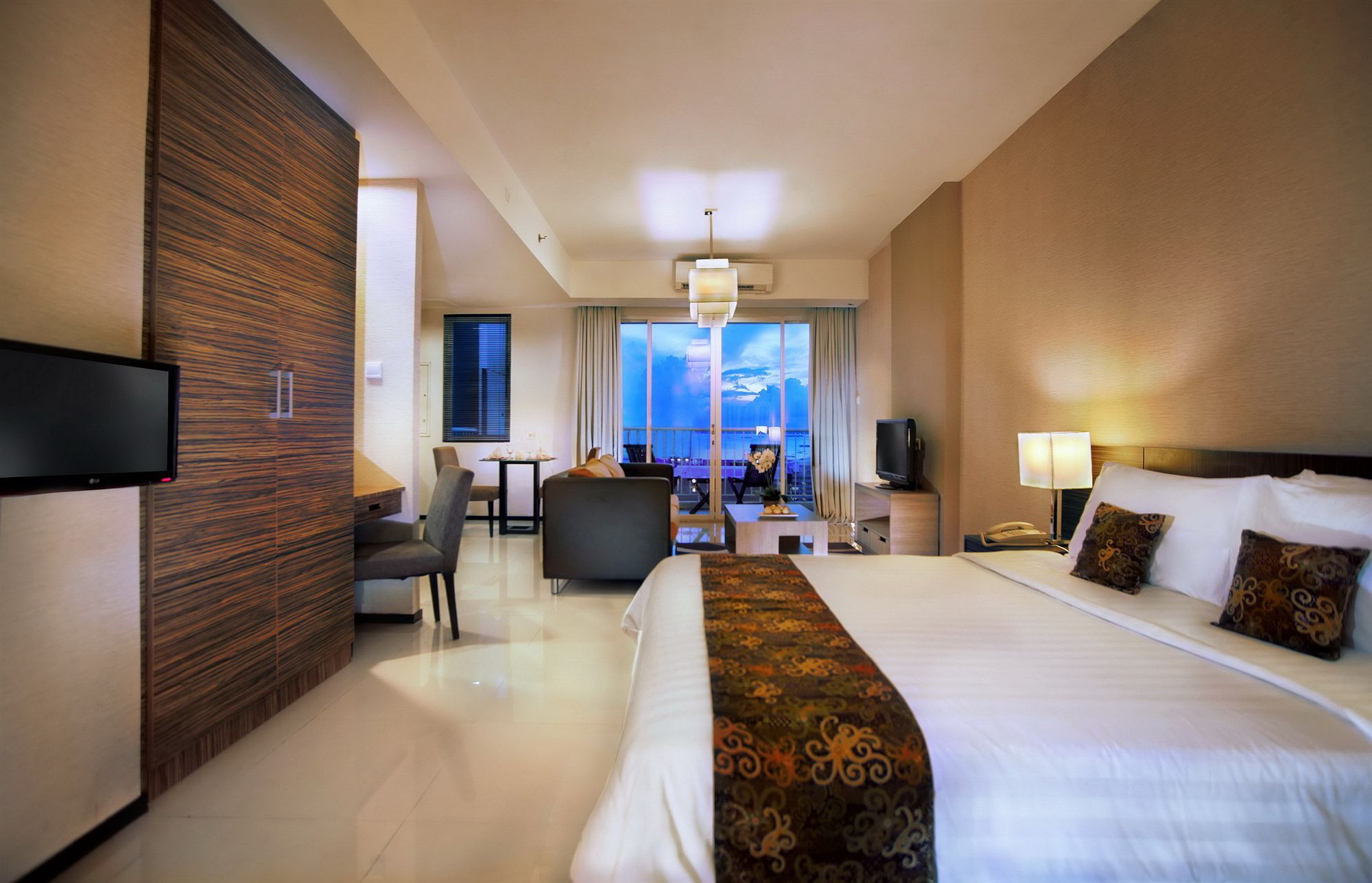 Golden Tulip Balikpapan Hotel & Suites Exteriör bild