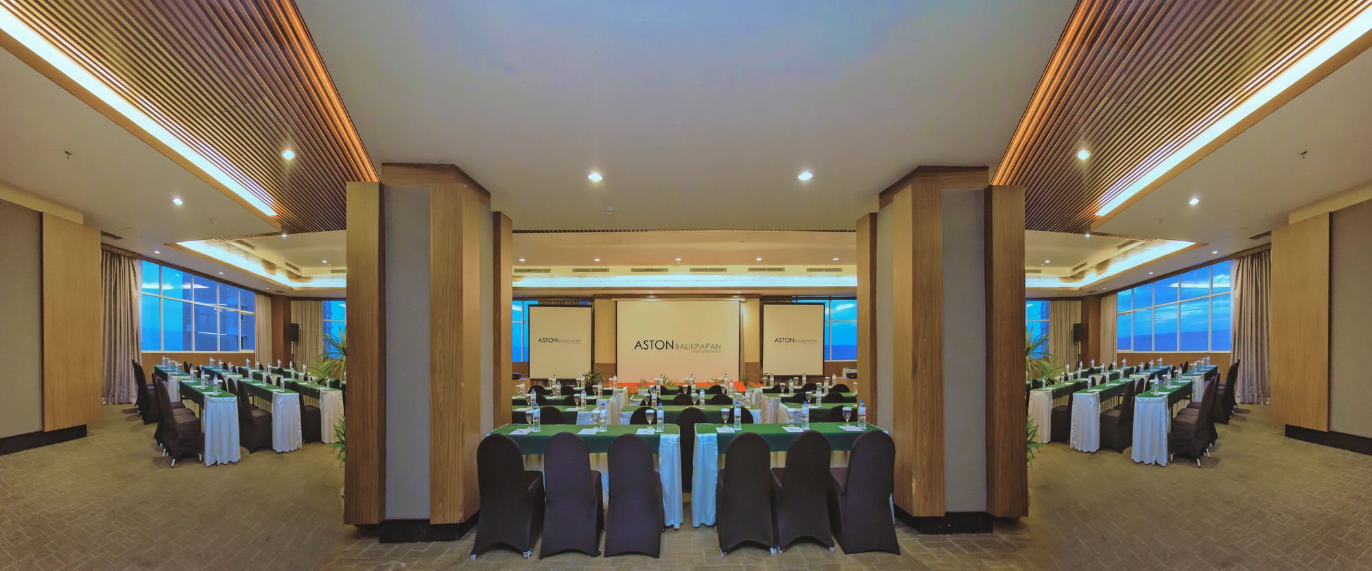 Golden Tulip Balikpapan Hotel & Suites Exteriör bild