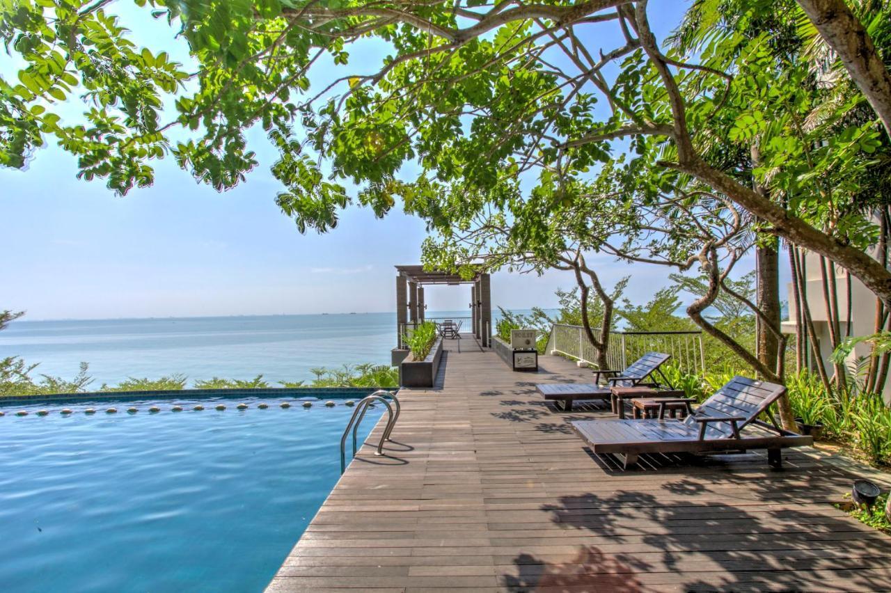 Golden Tulip Balikpapan Hotel & Suites Exteriör bild